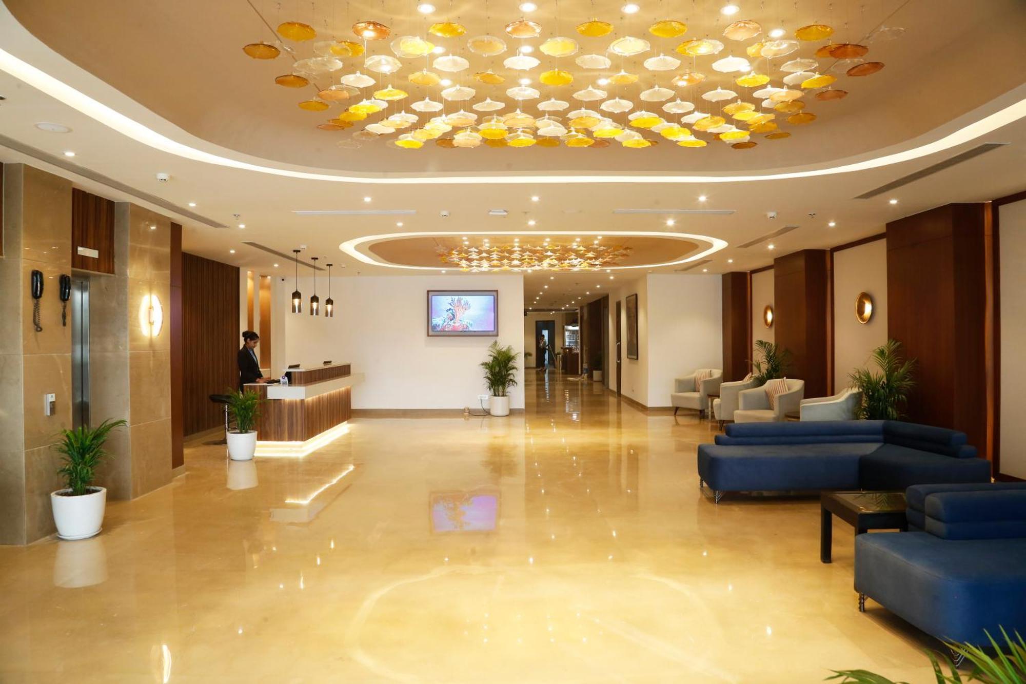 Tulip Inn Zirakpur Exterior foto