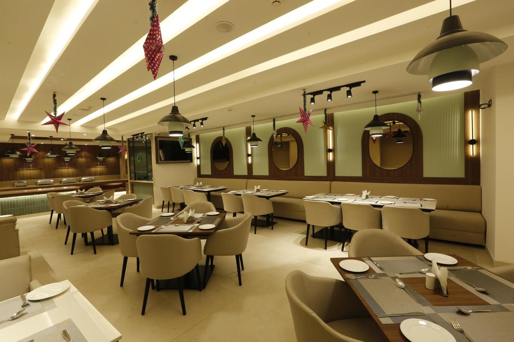 Tulip Inn Zirakpur Exterior foto